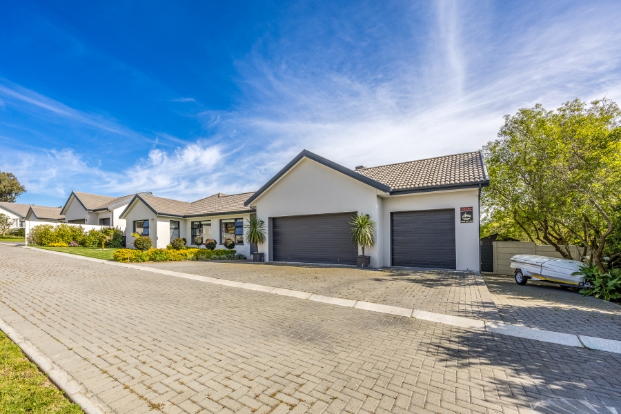 4 Bedroom Property for Sale in Vierlanden Western Cape